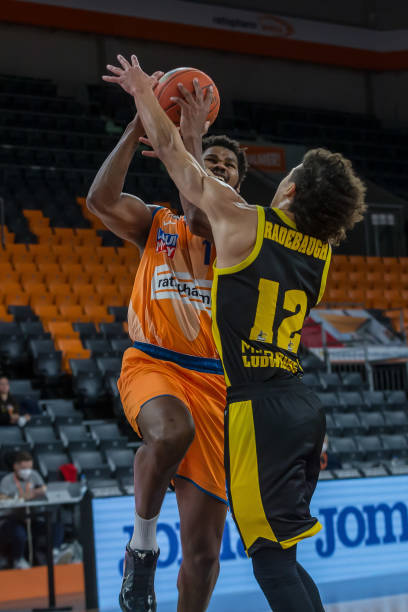 兰势均力敌 兰势均力敌